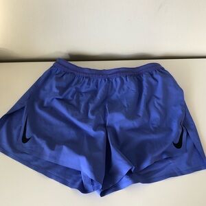 Men’s Nike Aeroswift split short with liner